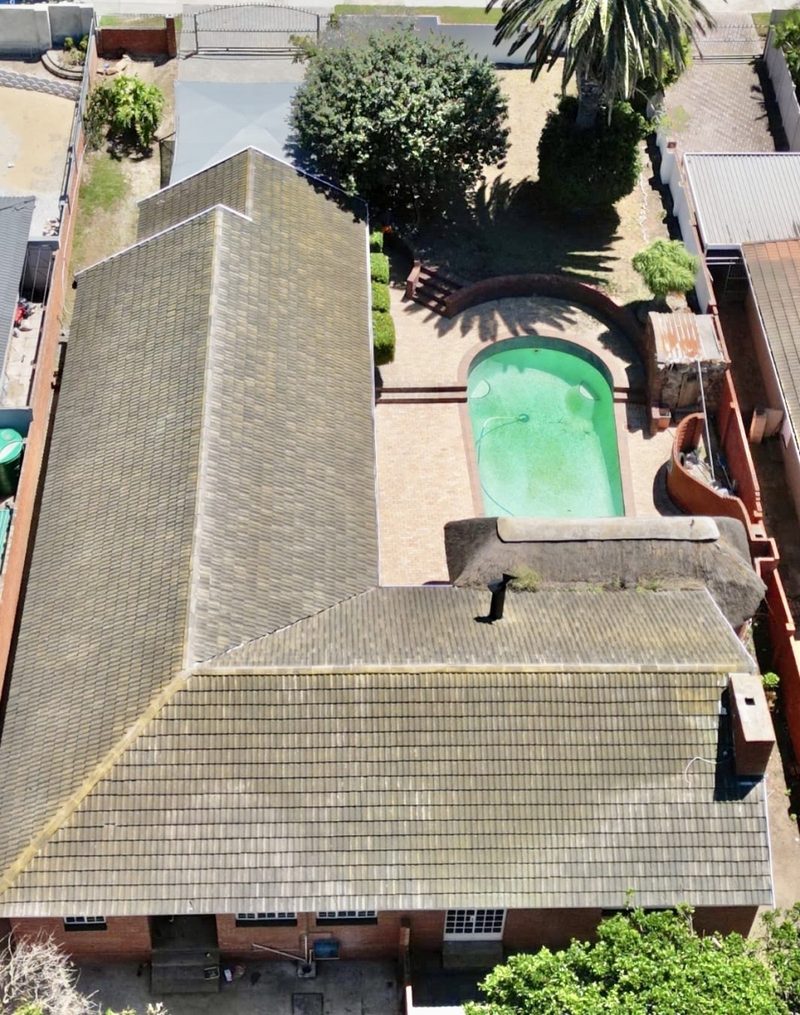 5 Bedroom Property for Sale in Bluewater Bay Eastern Cape